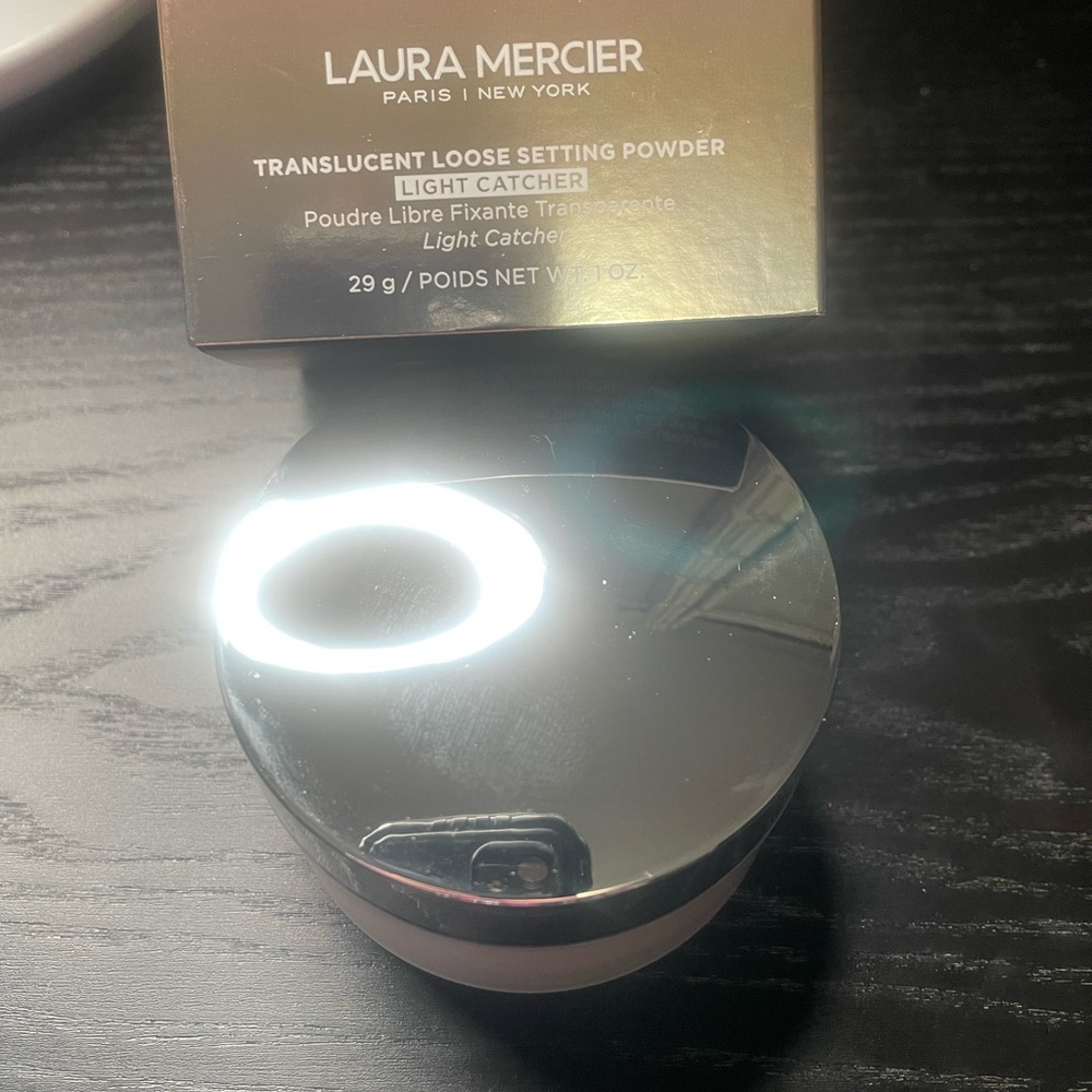 Laura Mercier translucent blue, setting powder, light catcher